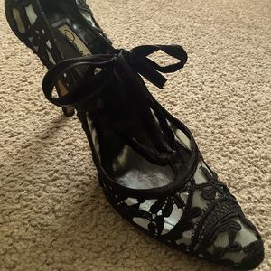 STUNNING Oscar de la Renta heels